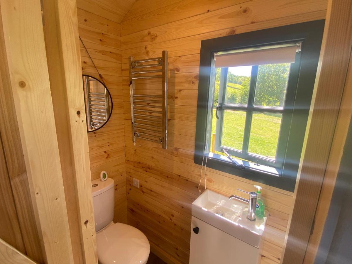 Oakies Farm Stays Llandovery Exterior photo