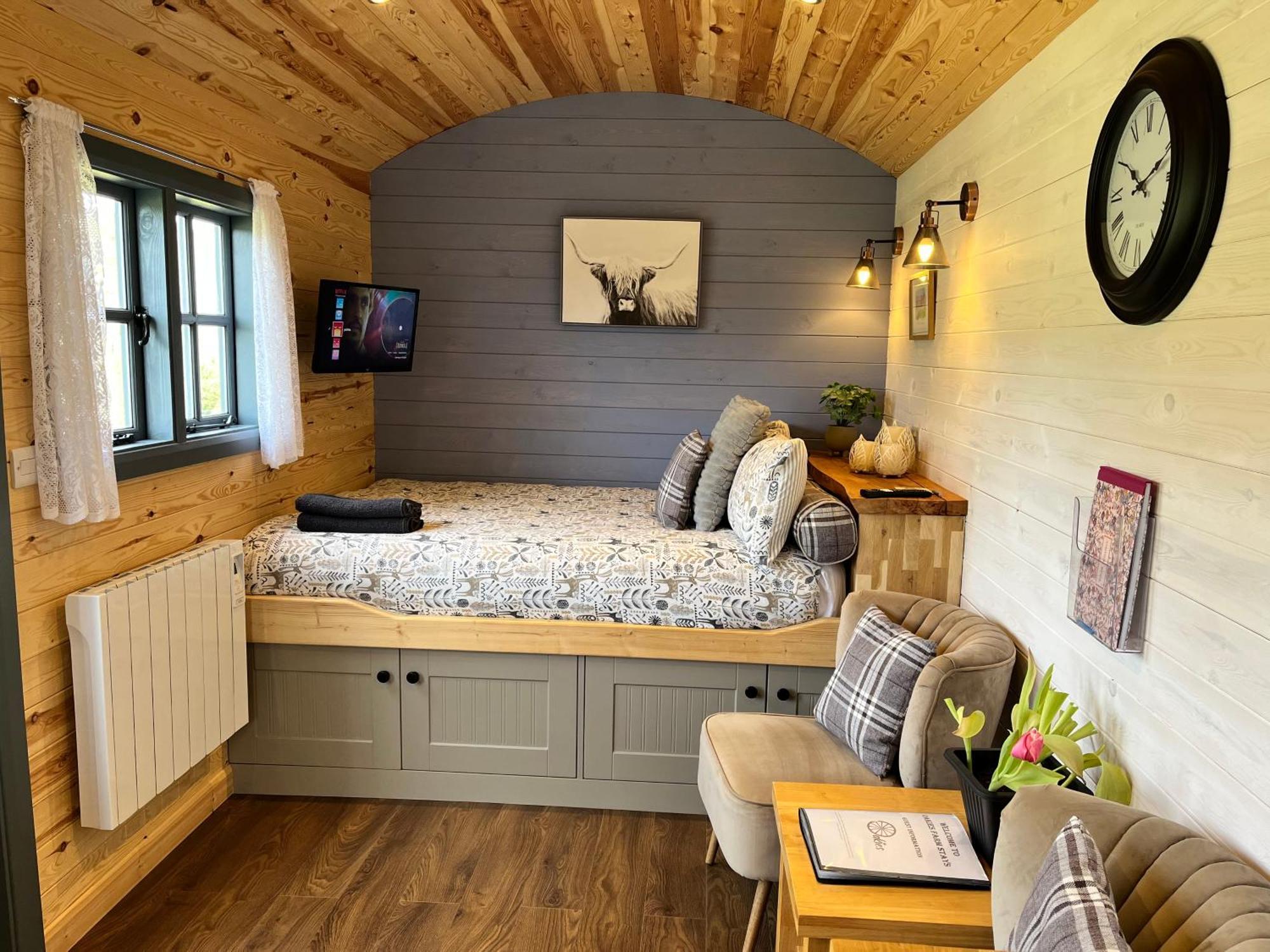 Oakies Farm Stays Llandovery Exterior photo
