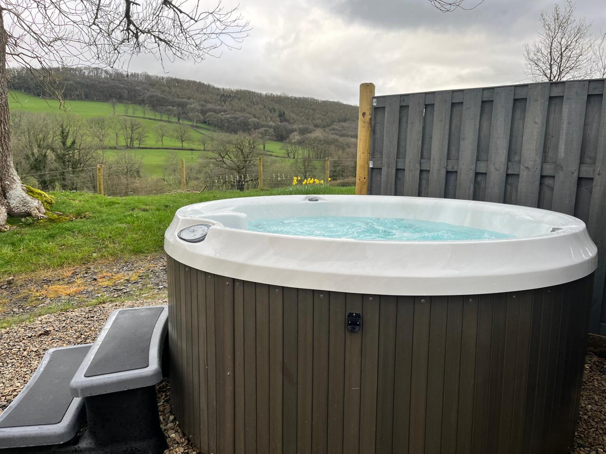 Oakies Farm Stays Llandovery Exterior photo