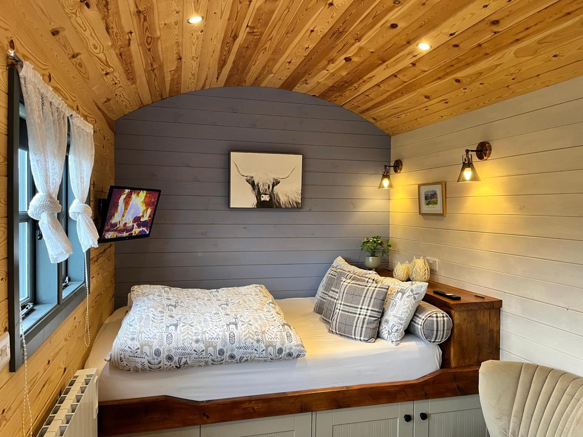Oakies Farm Stays Llandovery Exterior photo